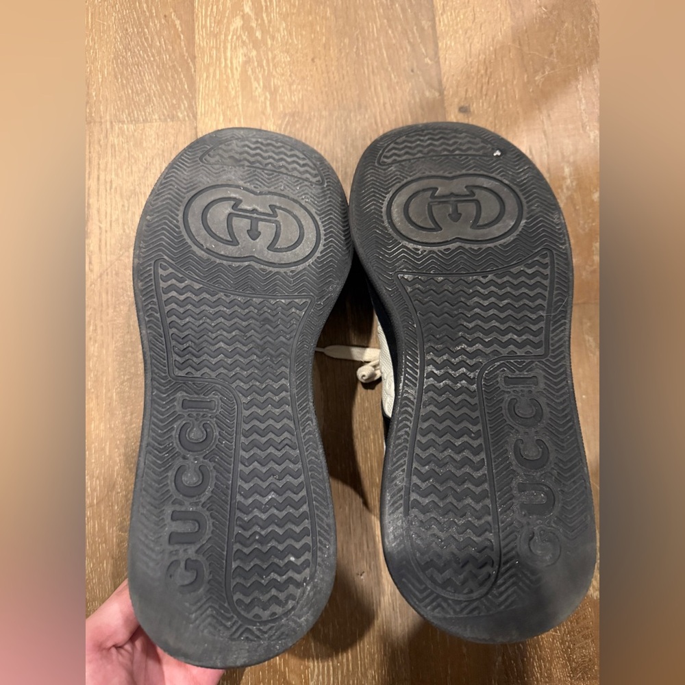 Gucci GG Embossed Sneaker size 41.5 - Picture 3 of 7